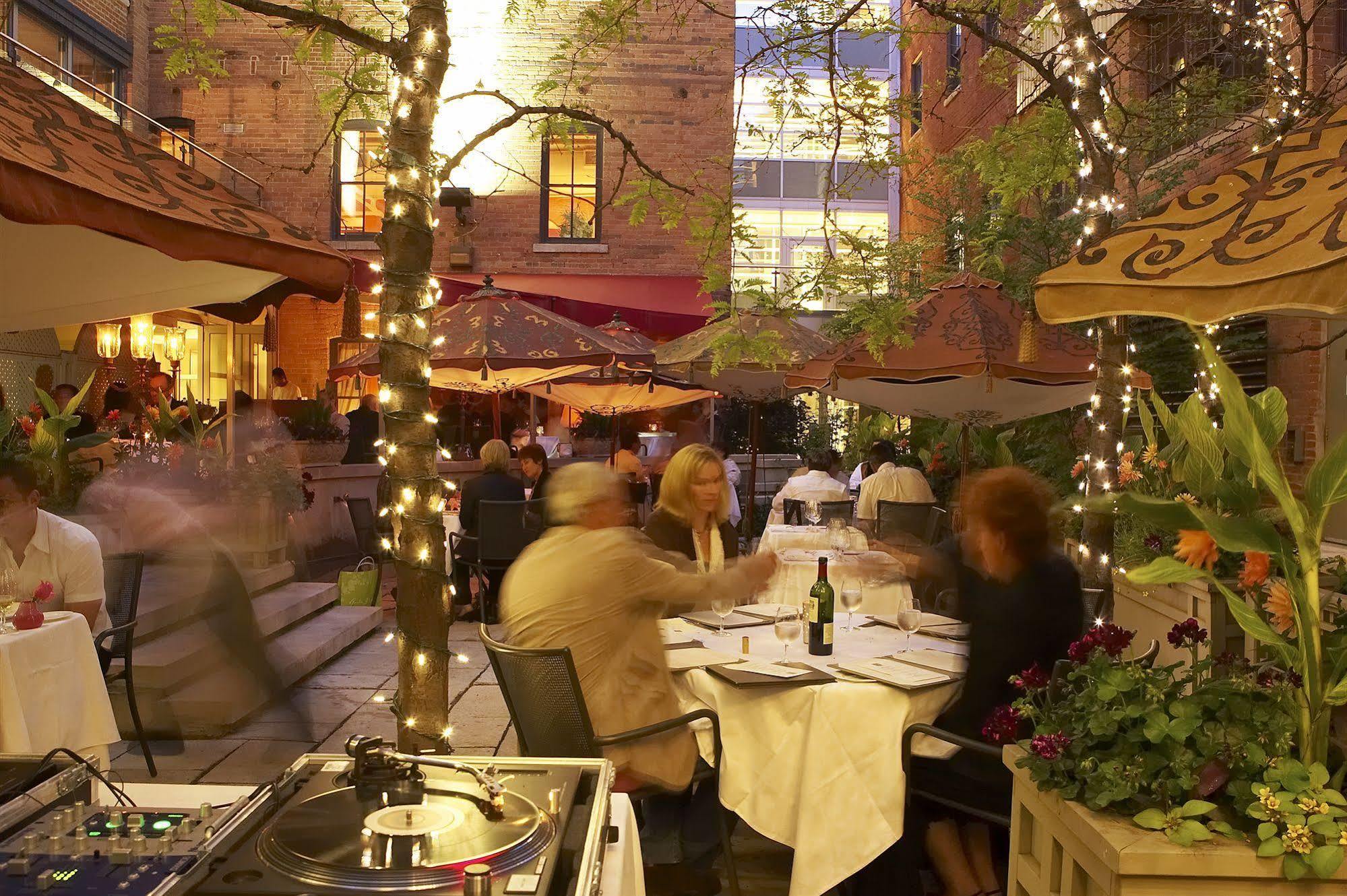 The Ivy At Verity Toronto Exteriör bild